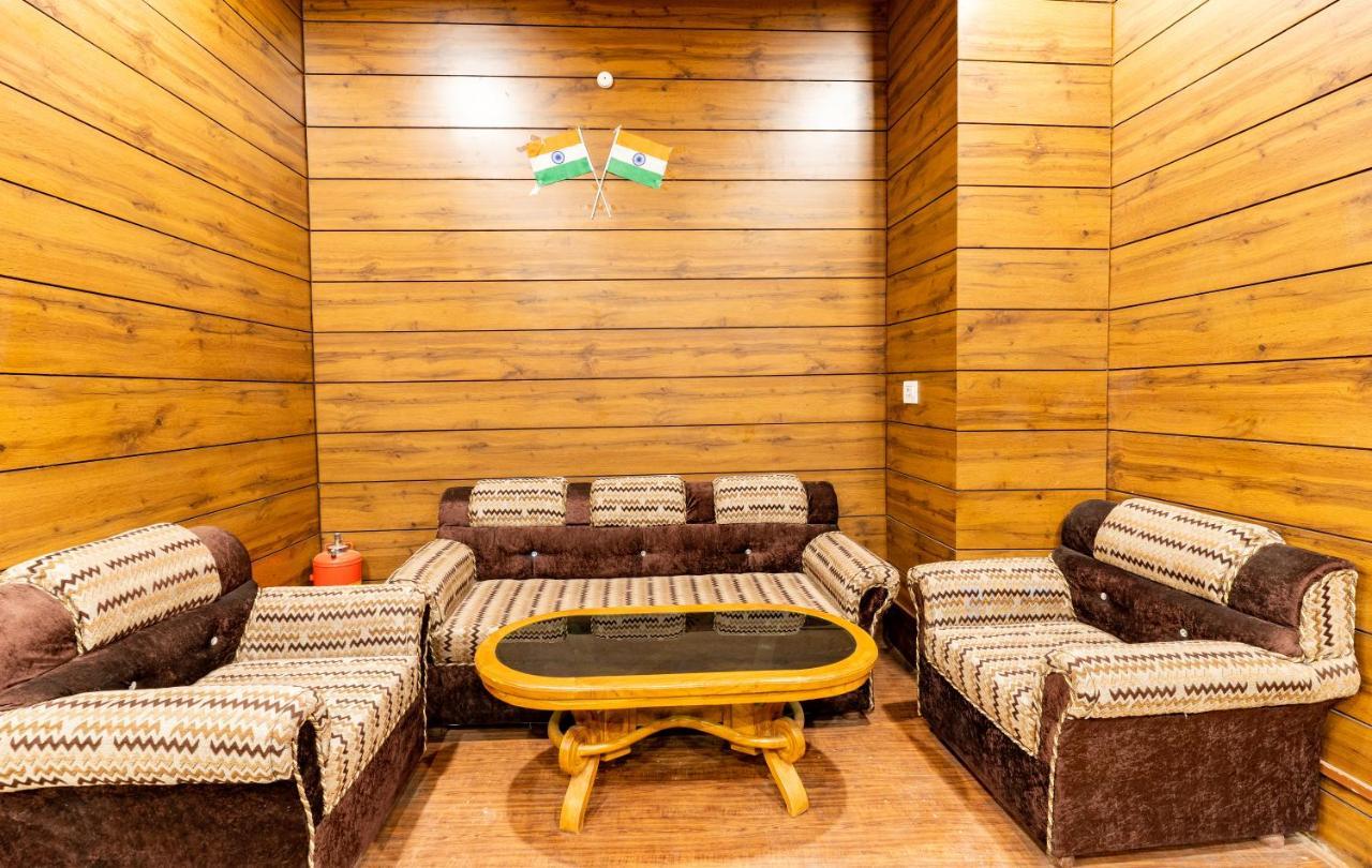 Hotel Woodland Nainital Exteriör bild