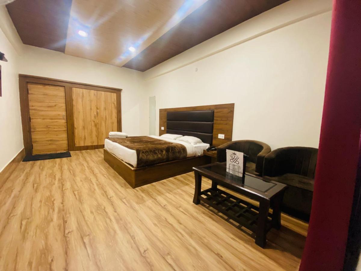 Hotel Woodland Nainital Exteriör bild